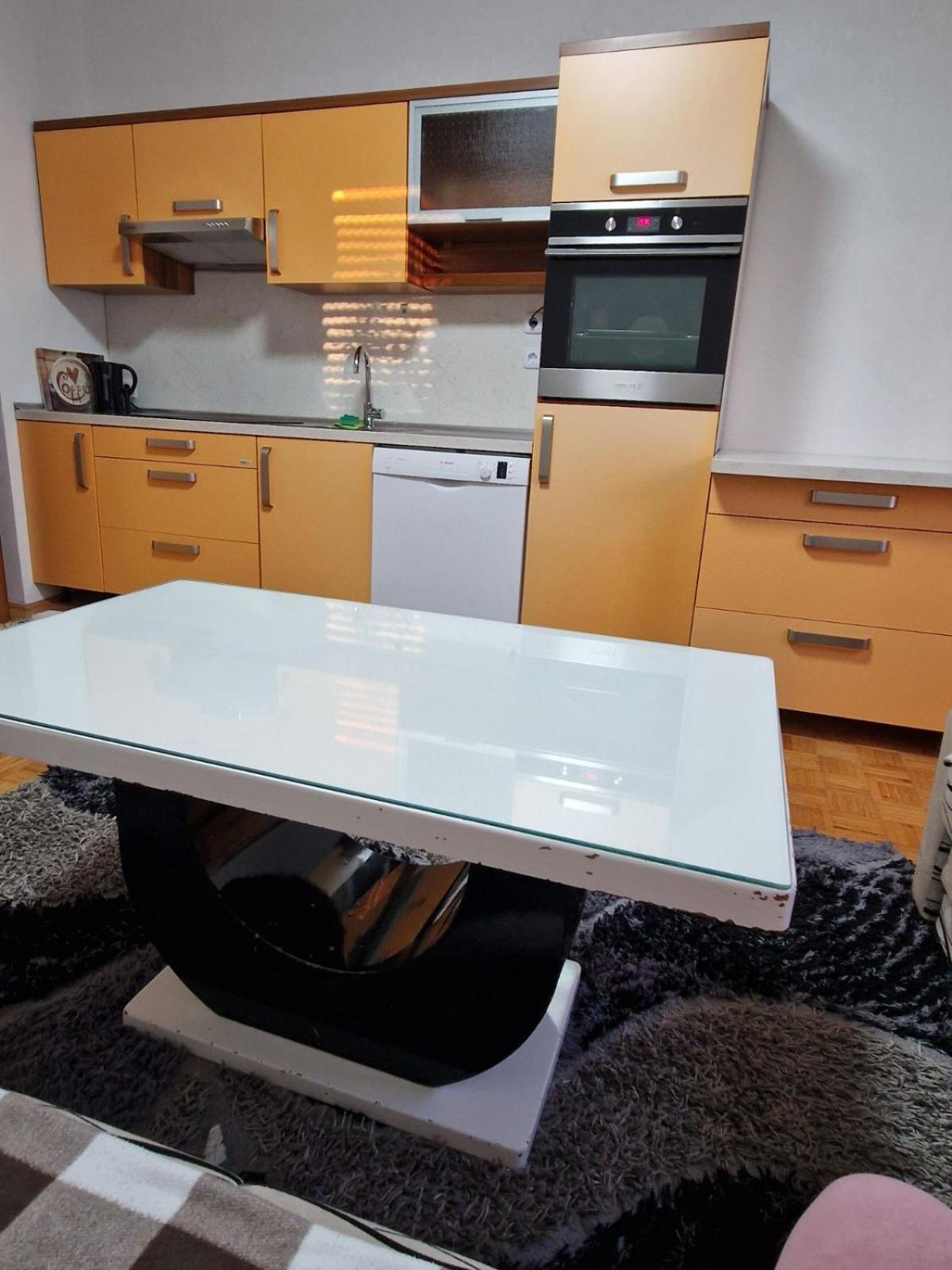 Apartma-Sobe Lejla Vipava Exteriér fotografie