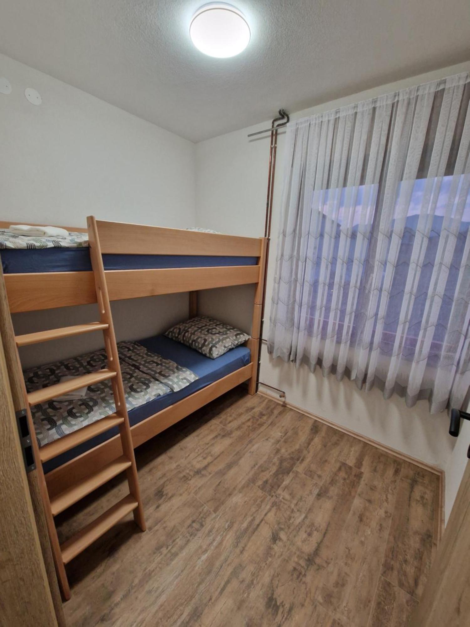 Apartma-Sobe Lejla Vipava Exteriér fotografie