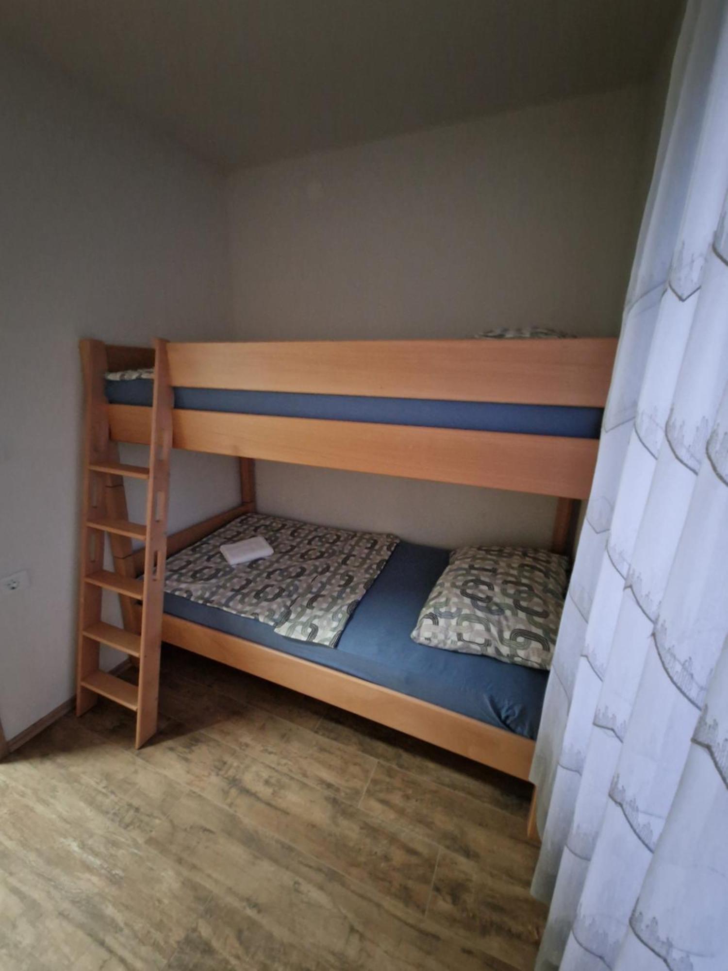 Apartma-Sobe Lejla Vipava Exteriér fotografie