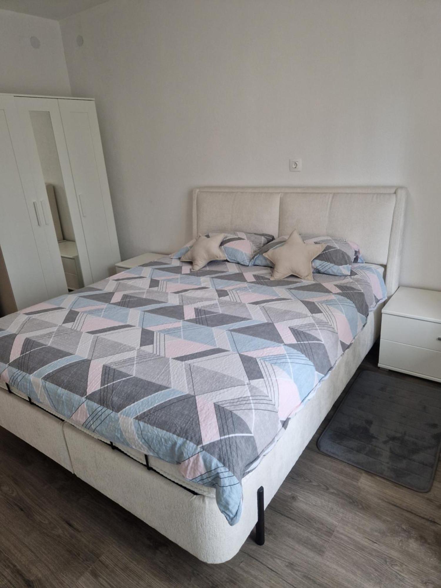 Apartma-Sobe Lejla Vipava Exteriér fotografie