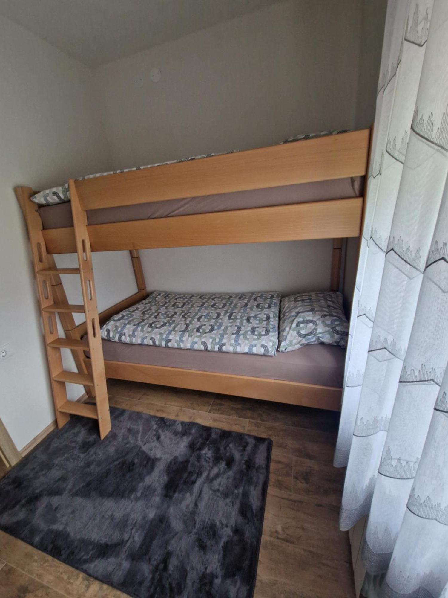 Apartma-Sobe Lejla Vipava Exteriér fotografie