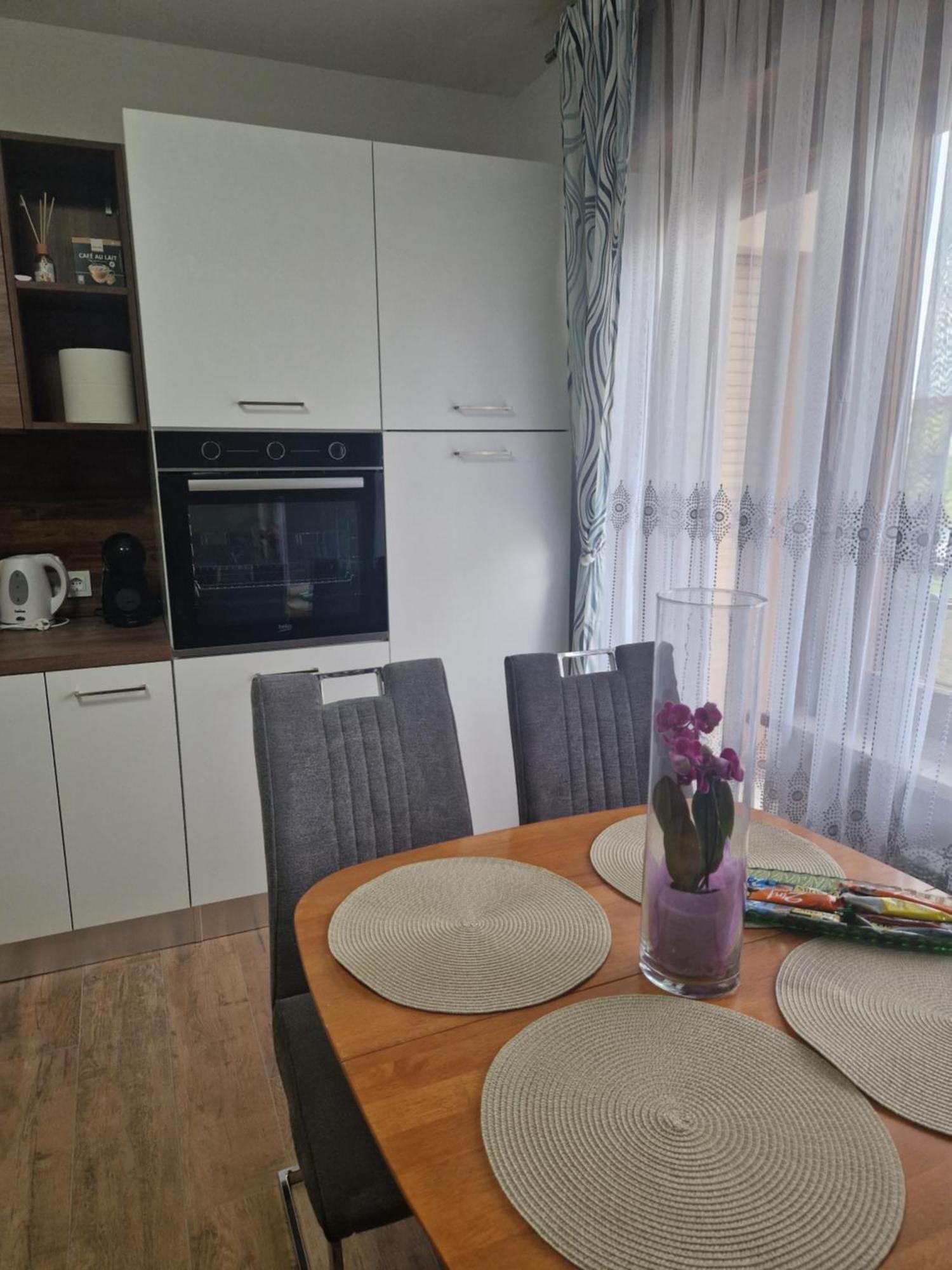 Apartma-Sobe Lejla Vipava Exteriér fotografie