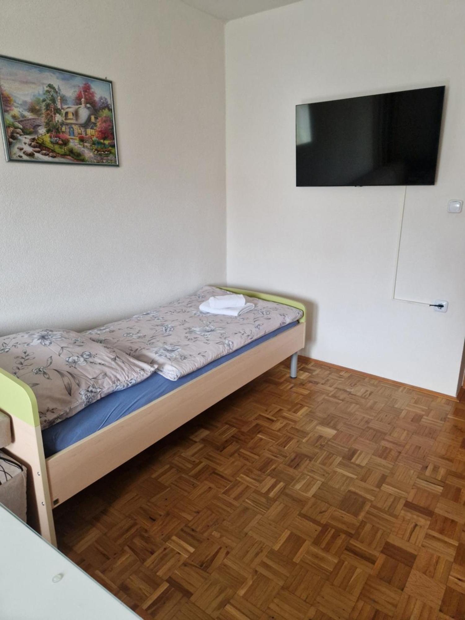 Apartma-Sobe Lejla Vipava Exteriér fotografie